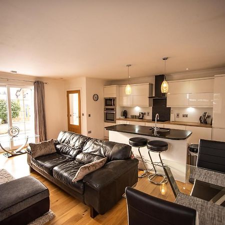 Charming 1Br Cottage With Garden, Spacious Rooms - Part Of Langley Serviced Apartments Several Properties In Wick Wick  Exterior foto