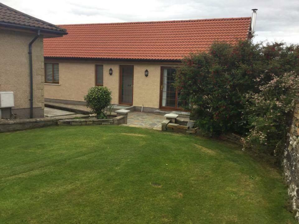 Charming 1Br Cottage With Garden, Spacious Rooms - Part Of Langley Serviced Apartments Several Properties In Wick Wick  Exterior foto